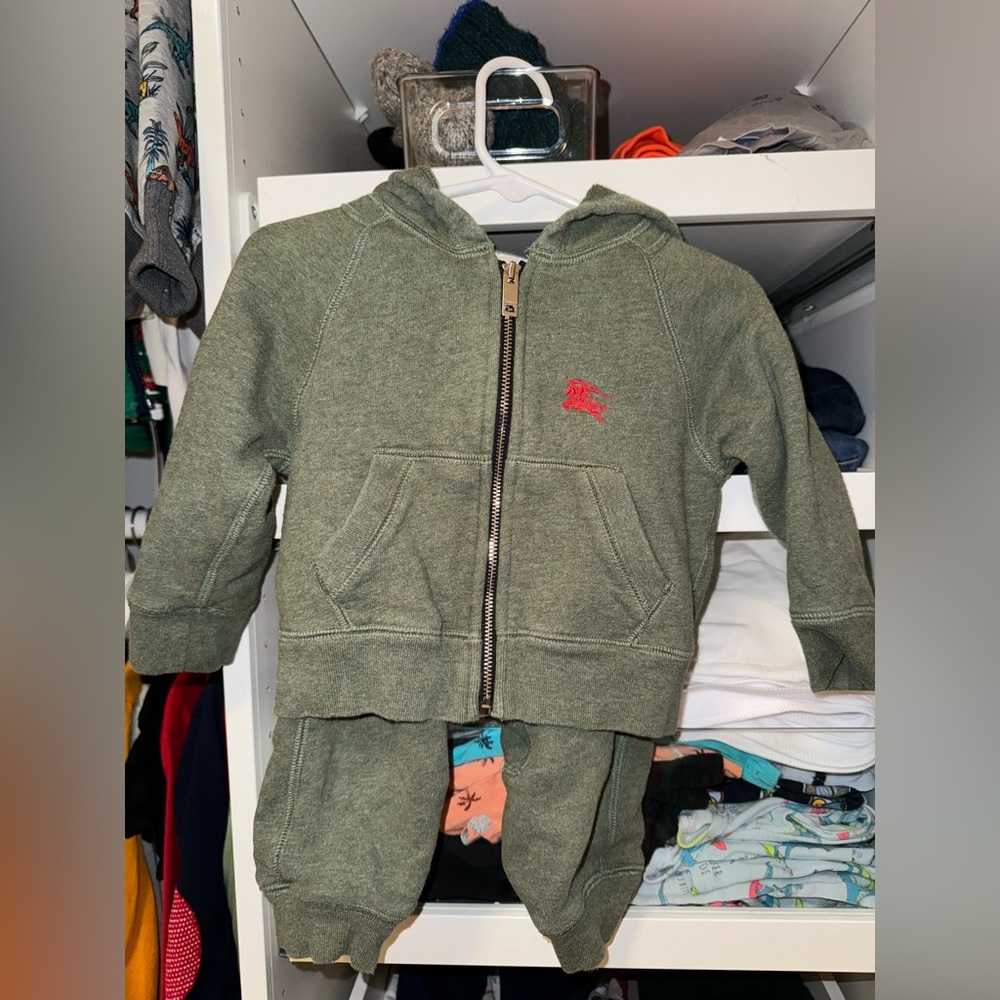 Burberry baby boy sweat suit size 12 M